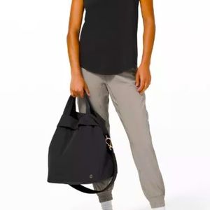 Like new Lululemon gold hardware On My Level 19L bag